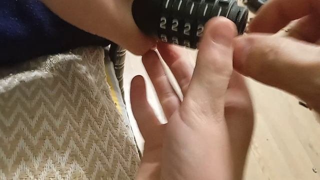 Как поменять код на велосипедном замке