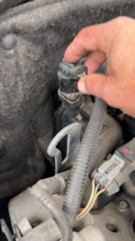 Рено Клио на прогретую повышенные обороты.