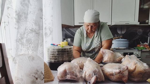 А свиньям пофигу мороз,еще не просыпались/срубили капусту / семь голов зарубила/