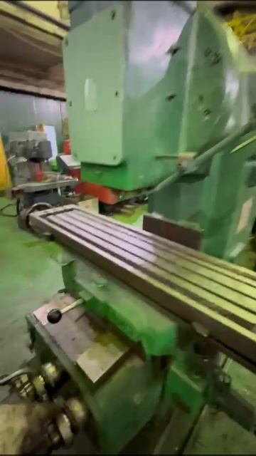 6р11 Вертикальный фрезерный станок с хранения. Видео в работе