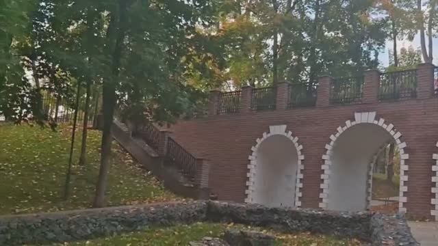 Сквер возле усадьбы Старо-Никольское. Москва
