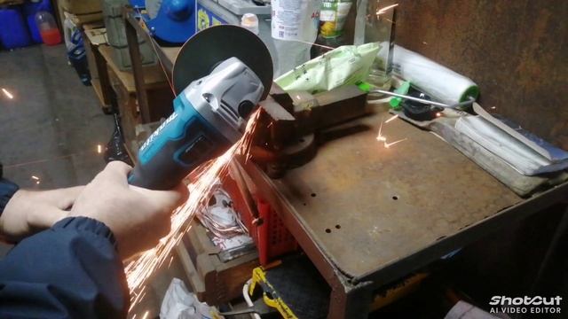 УШМ Болгарка от Makita.