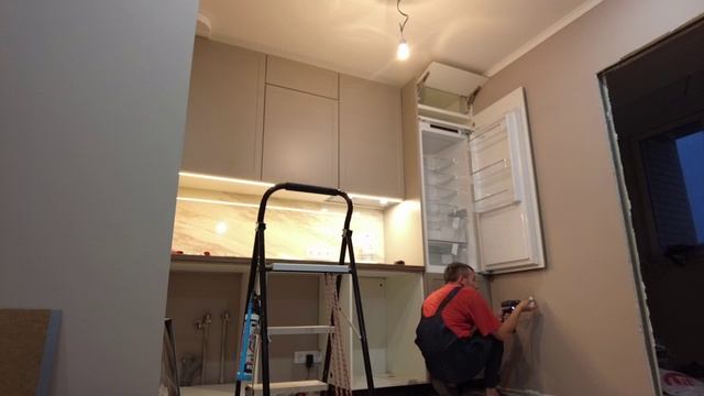 Работать мешает море