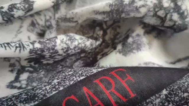 Тренды осени. Палантин плюс платок в подарок. Стильный образ.