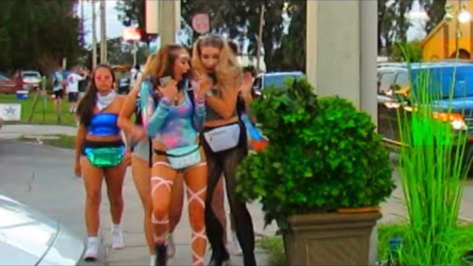 Bushman Scare Prank at EDC ElectricDaisyCarnival