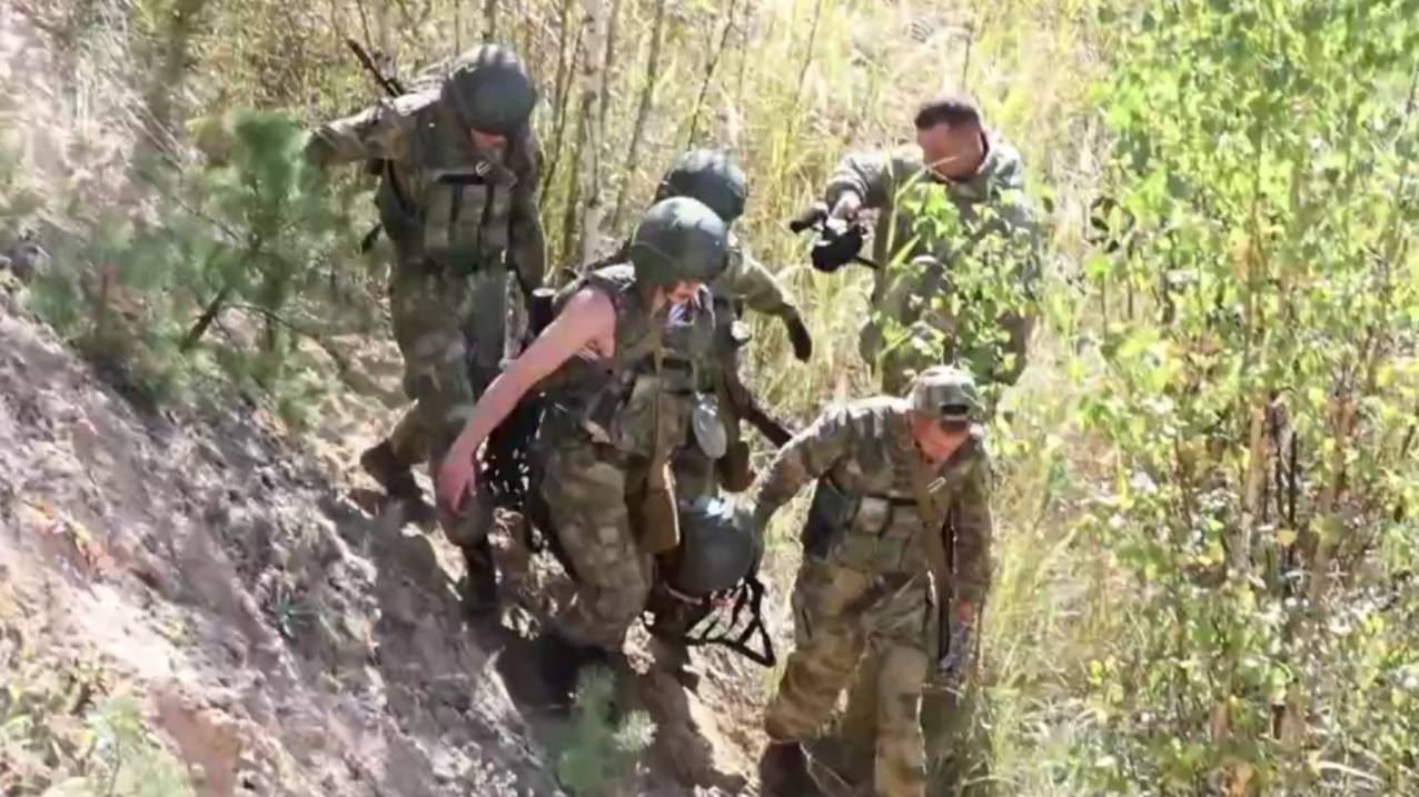Юные патриоты показали свои навыки на Тропе героев на Брянщине
