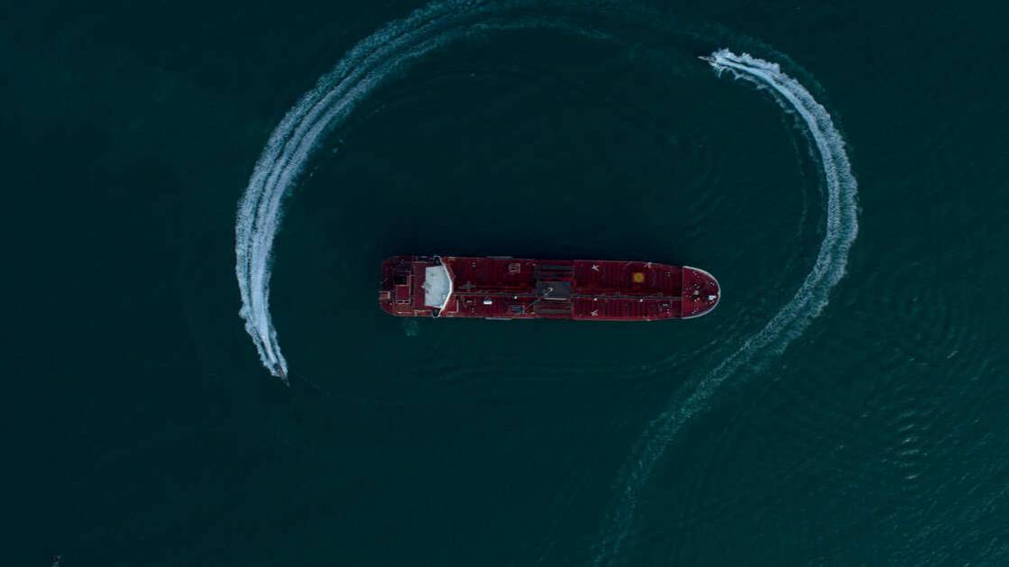 Индия попросила у США разрешить закупки нефти у Ирана и Венесуэлы