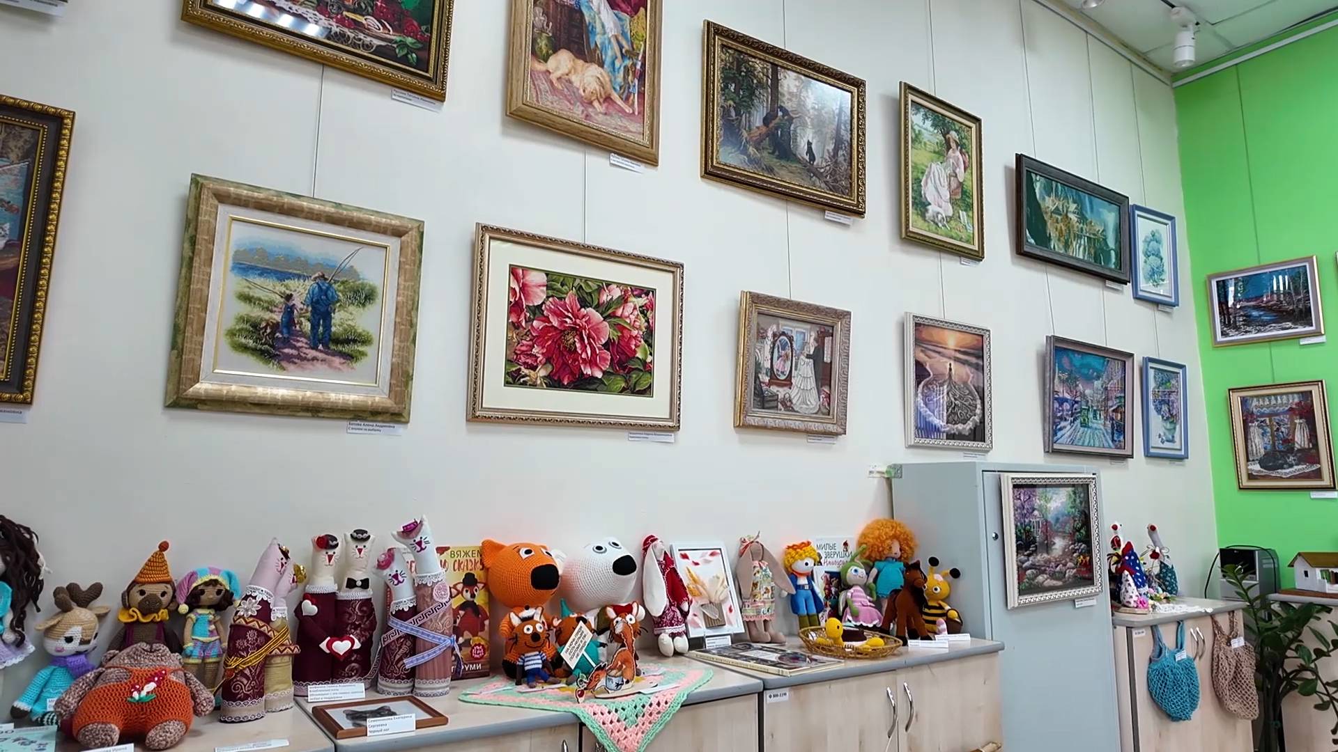 В центральной библиотеке открылась выставка