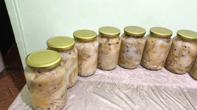 Закрыл последние баночки груздей на зиму
