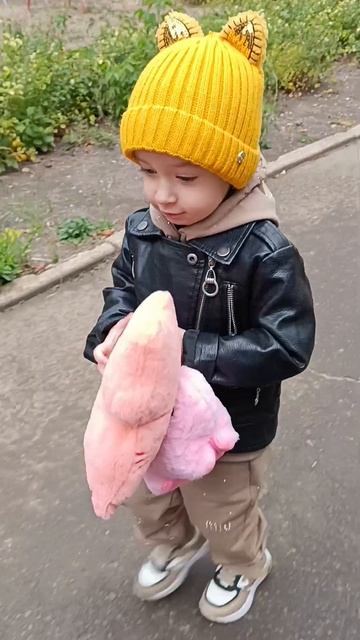 Осень уже чувствуетсяи даже очень...
а вроде только ходили голые на половину
бррр...