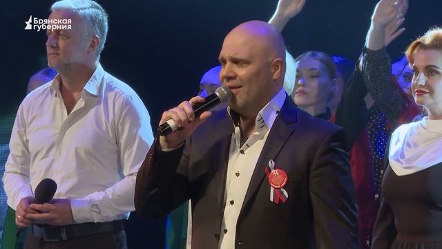 "Родная земля" (муз.В.Добрынин; сл.Л.Дебренёв) Максим Дегтерев