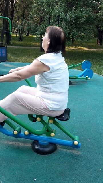 Лучший тренажер в парках.