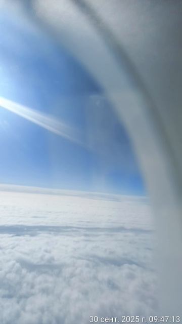 Спокойствие и красота над облаками.