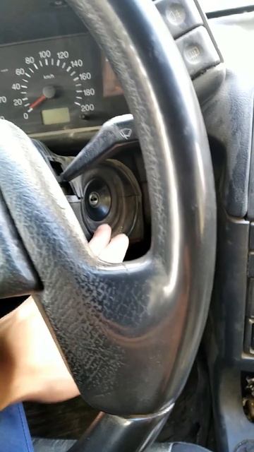 включить зажигание на автомобиле не имея ключа на автомобиле ВАЗ кто-нибудь знает как.mp4