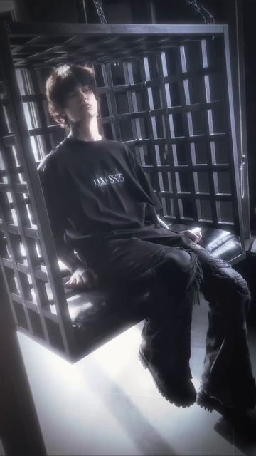Футболка GothRussia 
Модель oversize unisex
95хлопок5лайкра
Плотность 210 грамм
Машинная вышивка б