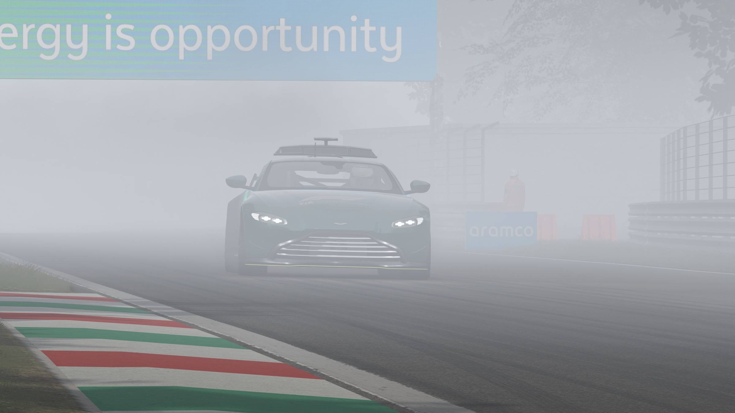 Гоняю на геймпаде