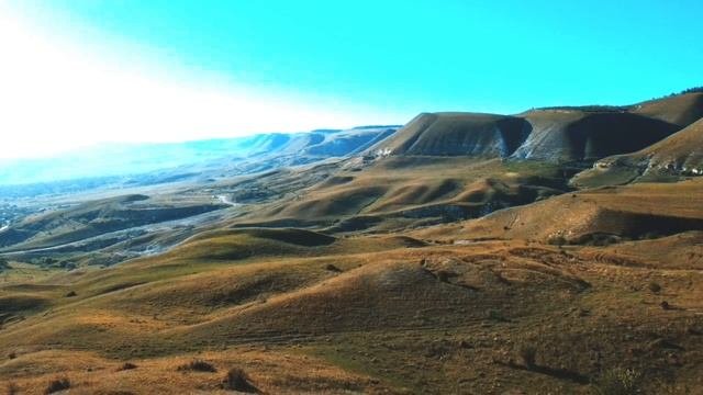 Горы, как будто плюшевые.