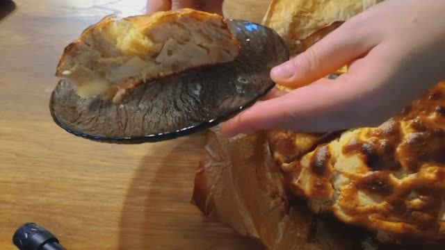 НАШ СЕНТЯБРЬ. ПЕЧЁМ ШАРЛОТКУ.