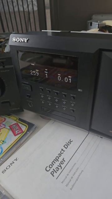 SONY MEGA STORAGE 300 CD