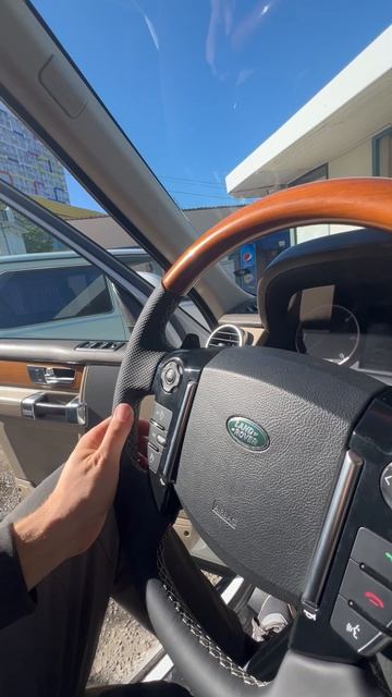 Выполнили перетяжку руля в натуральную кожу с перфорацией 🧵