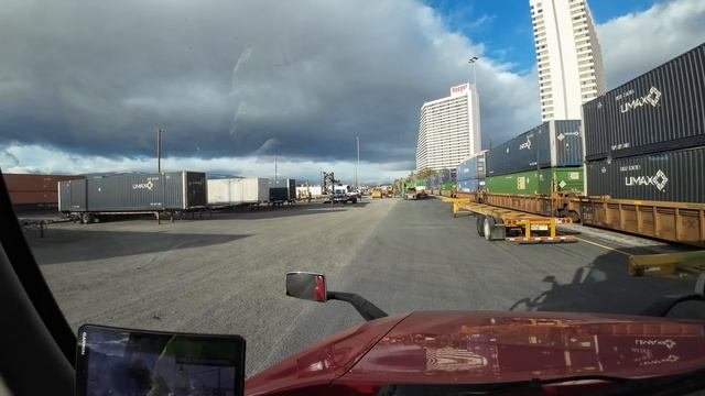 За рулем по заснеженной Америке 7 дней с владельцем трака