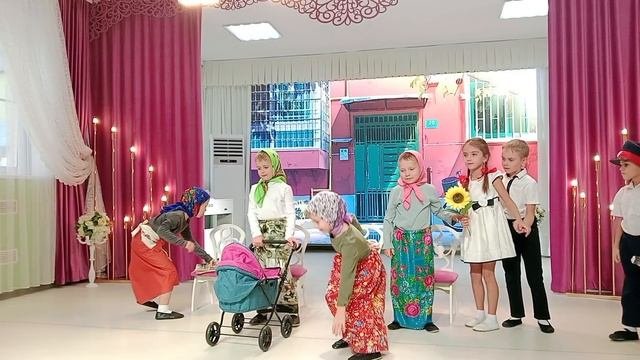 Праздник бабушек и дедушек — это теплый и светлый день, когда мы выражаем им свою любовь и благодарн
