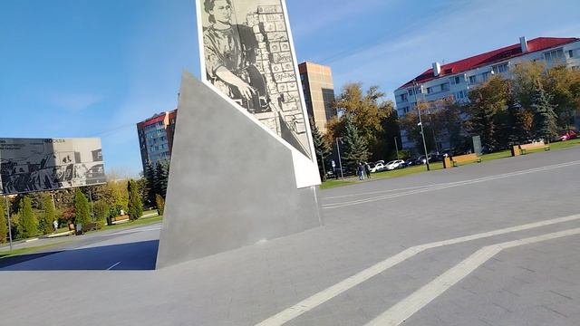 Иду к площади вдоль ул. Кирова, прохожу площадь -  (2)