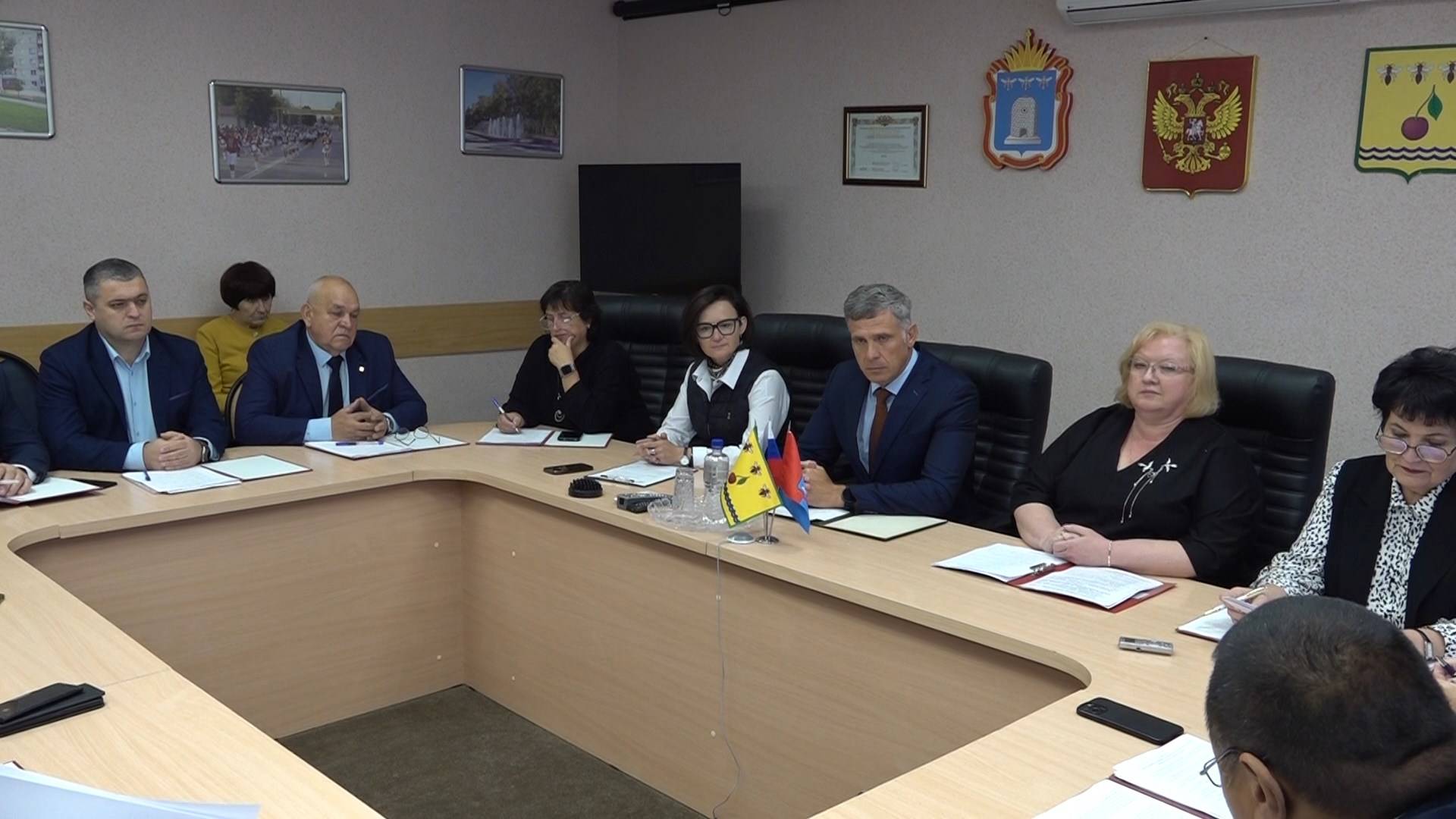 Первое заседание депутатов седьмого созыва