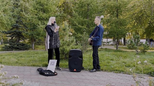 Посетительница сквера и Евгений Змановский - 22-Восточная песня (В. Ободзинский)