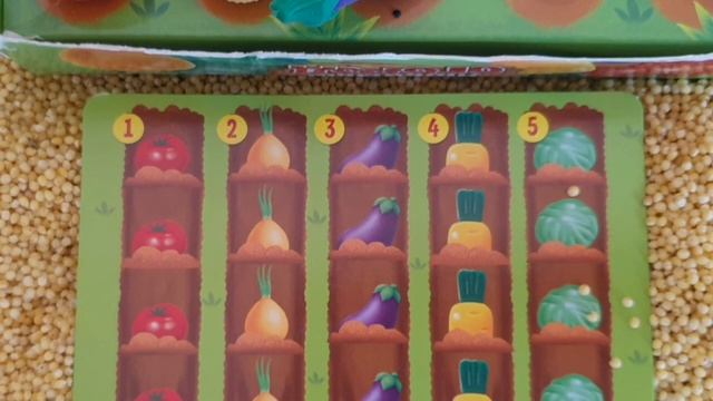 Настя Лайк играет в ферму