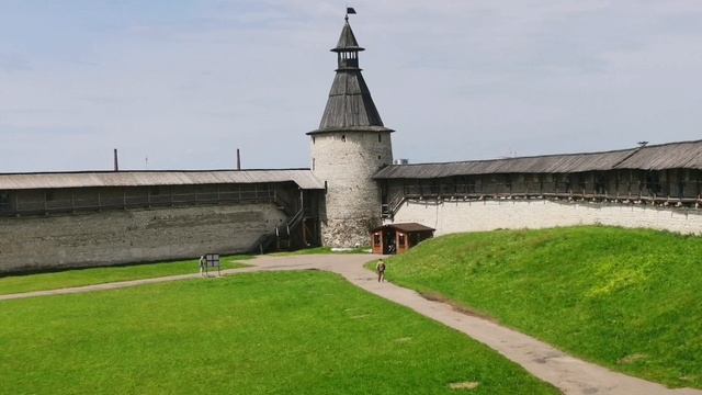 Псковский кремль!)