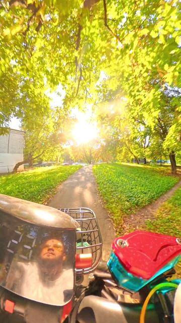 катаюсь на электричке снимаю на экшн камеру Insta 360 X5 по Москве, слушаю музыку
