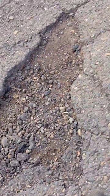 Оренбургский район, трасса Бородецкое - Зубаревка. Дорога в ужасном состоянии!