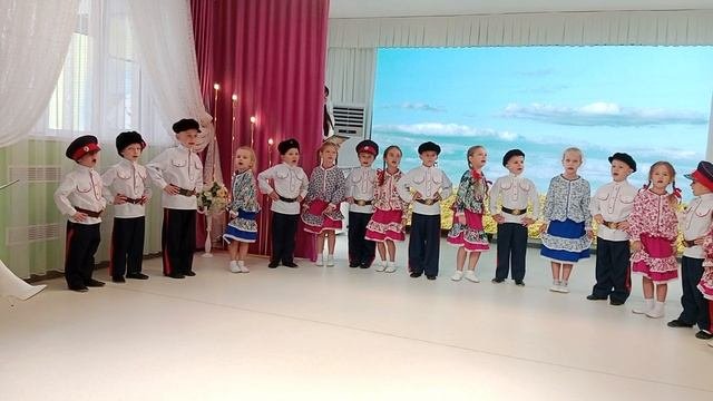С детства казачьи дети готовились к службе: стреляли из лука, рубили саблей, джигитовали. Казачата.