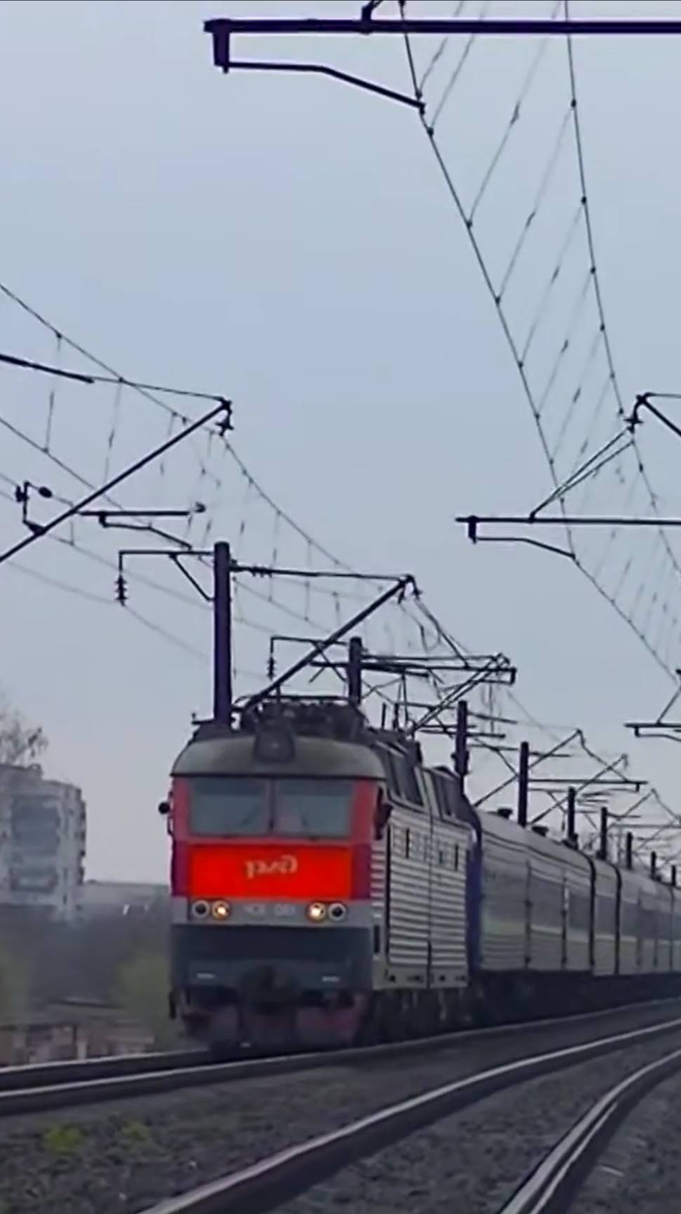 поезд ЧС8-061