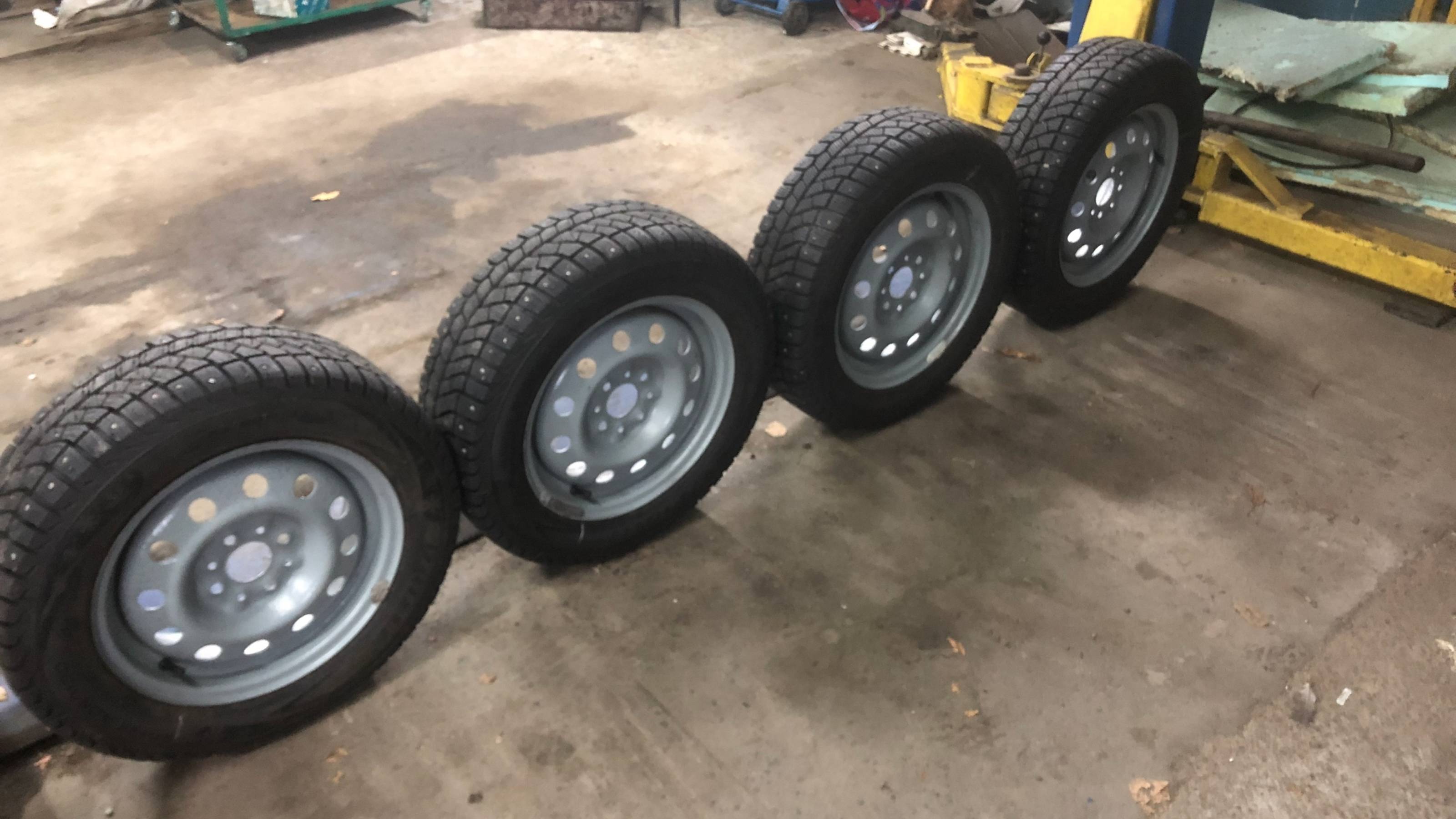 Колеса б/у Viatti 185/60 R14 на ВАЗ (LADA)