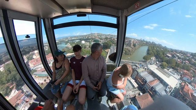 Канатная дорога в Тбилиси Грузия Парк Рике река Кура