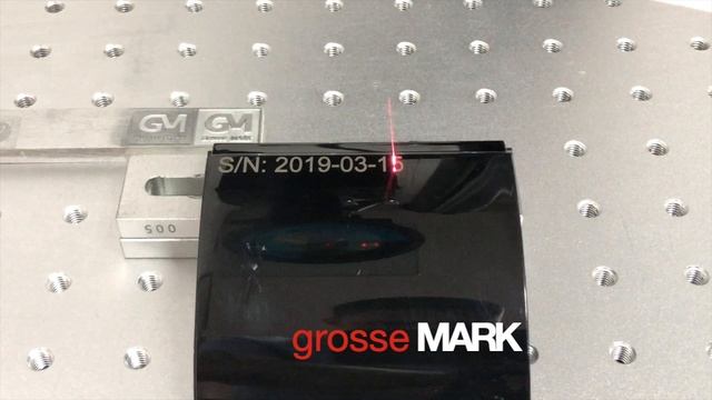Лазерная маркировка на белом пластике с помощью G-MARK 1000