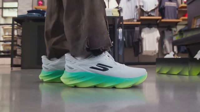 Skechers AERO Burst – “Scary Fast”