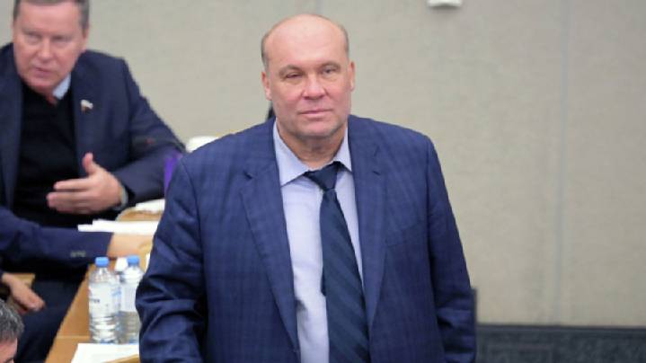 Депутат Колесник раскритиковал слова Орбана о превосходстве ЕС над Россией