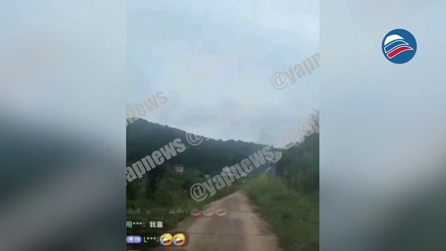 Мужчина погиб в прямом эфире, управляя самодельным аэропланом