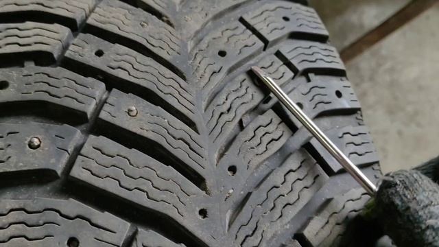 зашиповка зимней резины можно даже своими руками в домашних условиях