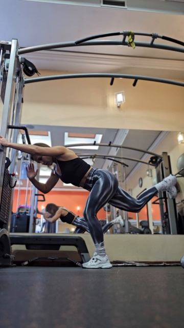 Разминка перед приседом 👍