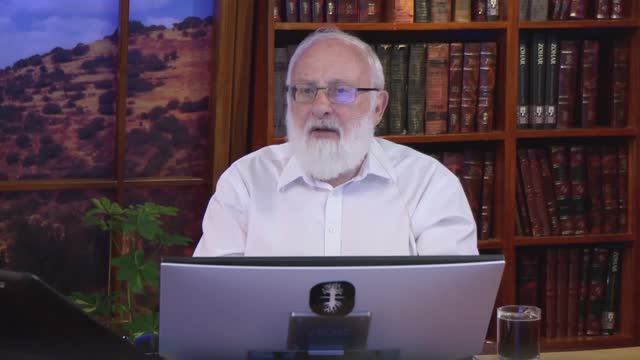 Записывать на скрижалях своего сердца, книг не было