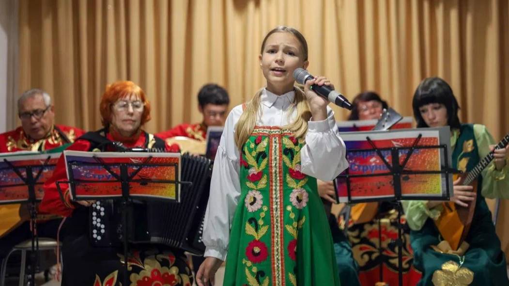 Когда душа поёт: корсаковские пенсионеры отметили свой праздник