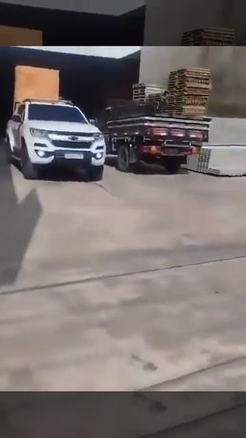 Отложил кирпичей