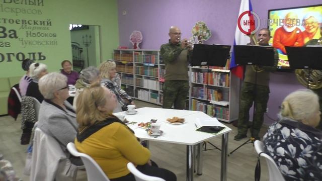 Военный оркестр 6-й бригады подарил стахановцам праздник