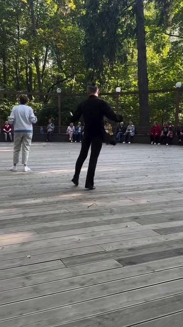 МЕЧТАЕШЬ ТАК ДВИГАТЬСЯ  ЗАПИСЫВАЙСЯ КО МНЕ В ШКОЛУ ТАНЦЕВ, МОЙ УЧЕНИК ЭТО!