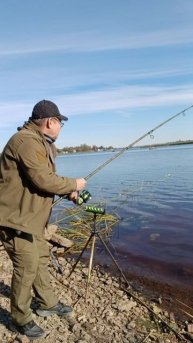 Ну вот клюнула рыбка.