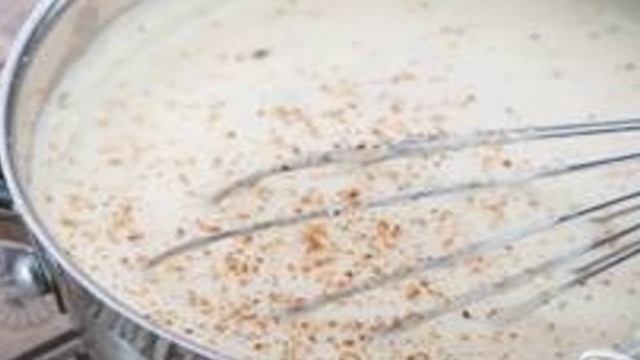 Мясо по-французски с соусом бешамель